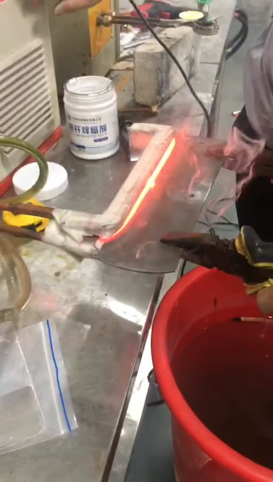 超高频蜜桃视频APP色版下载对刀口淬火试样视频