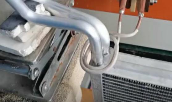 高频焊机开合式蜜桃精品视频钎焊 解决焊接后无法取出问题