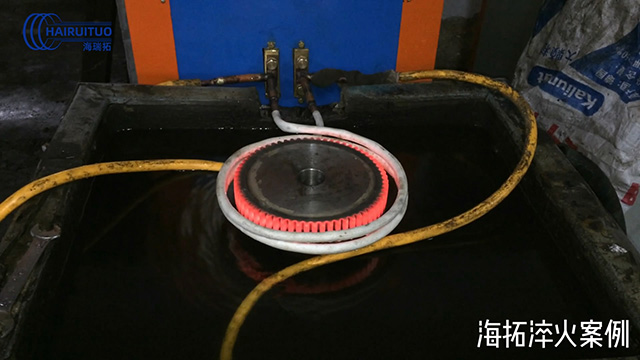 超音频蜜桃精品视频加热设备对直径300mm齿轮淬火
