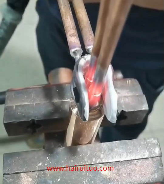 铜管焊接用手持高频蜜桃精品视频加热设备，高频焊机