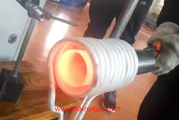 超音频蜜桃精品视频加热设备对钢管加热淬火退火
