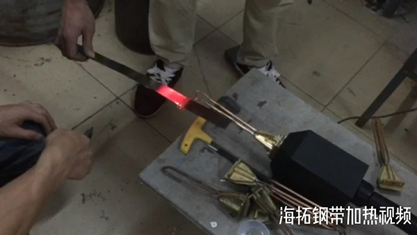 超高频蜜桃精品视频加热设备6KW加热钢带视频