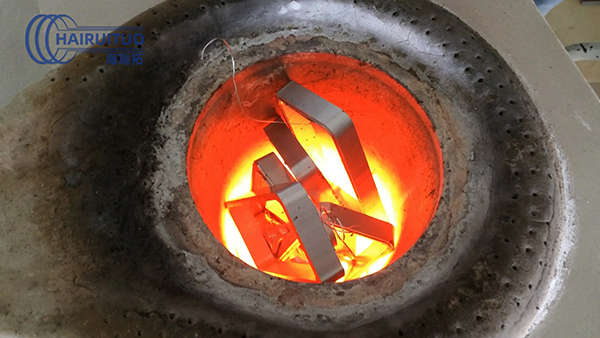 中频蜜桃精品视频熔炼炉厂家