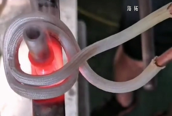 高频焊机实现不锈钢管焊接，用的是铜焊料