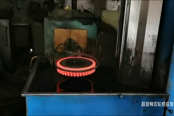 数控淬火机床，高频齿轮蜜桃视频APP色版下载